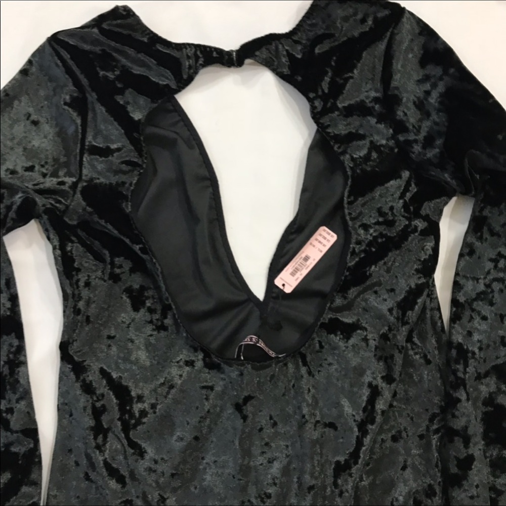 VS black SEXY Crushed Velvet Plunge Bodysuit M/L - Picture 6 of 6
